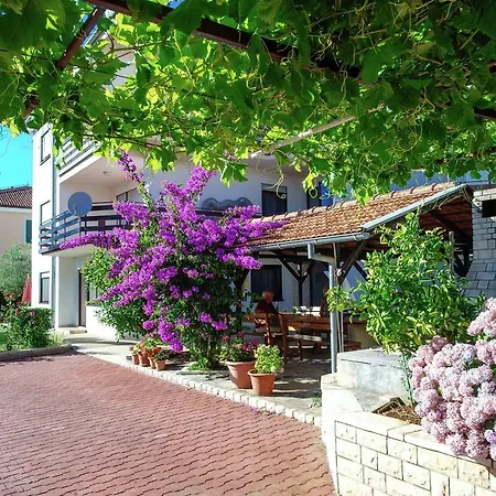 Apartment Gold & Gray Apartman