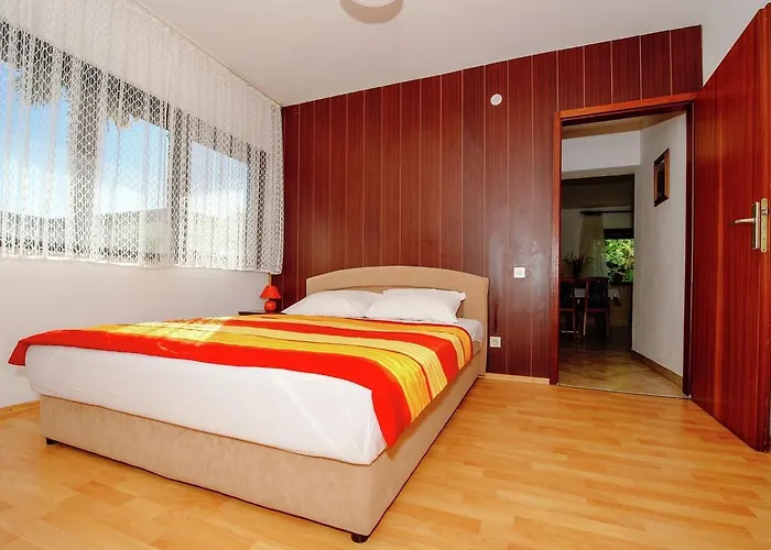 דירה Gold & Gray