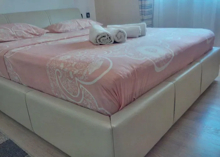 דירה Gold & Gray