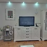 アパート Gold & Gray ザダル