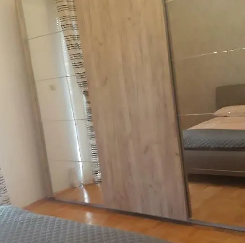 Gold & Gray شقة *