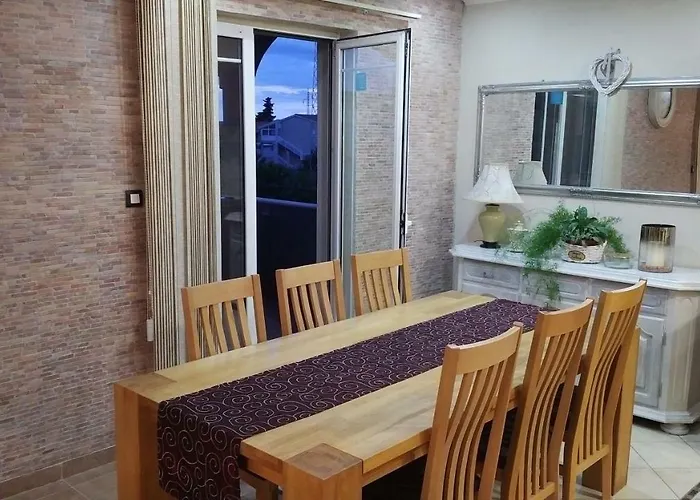 Gold & Gray شقة زادار